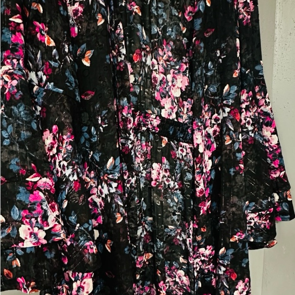 Long Torrid pink and black bell sleeved floral Kimono